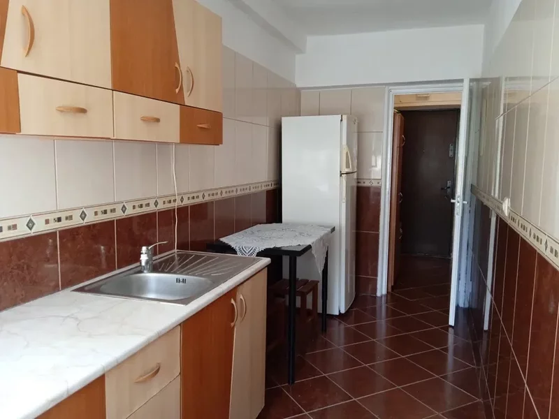 Crangasi, apartament 1 camera etaj 3.